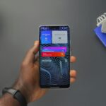 Benachrichtigung auf Smartphone als Symbol für personalisierte Cloud-Incident-Triage