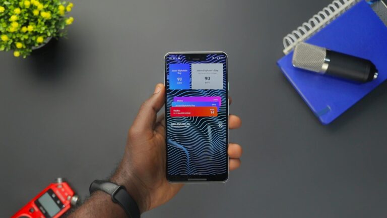 Benachrichtigung auf Smartphone als Symbol für personalisierte Cloud-Incident-Triage