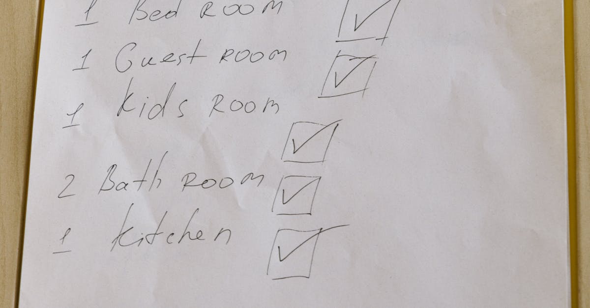 Checkliste auf Klemmbrett als Symbol für die ITIL-Betriebskette aus Monitoring, Support und Fulfilment