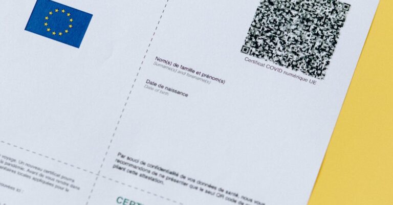 Dokument mit QR-Code als Symbol für digitale Identitätsnachweise, Attributprüfung und Wallet-gestützte Portalprozesse