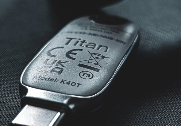USB-C-Sicherheitsschlüssel als Motiv für Kryptografie und Identitätsmanagement
