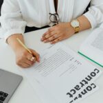Vertragsunterzeichnung als Sinnbild für Provider-Governance, Exit-Rechte und Datenrückgabe