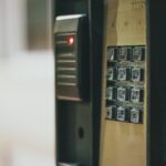 Analoges Telefon als Symbol für klare Störungskommunikation und Statusupdates im IT-Betrieb