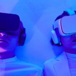 VR-Brillen als Symbol für digitale Werkzeugkontrolle und KI-Schnittstellen