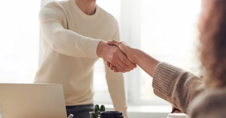 Handshake zur Übergabe von Release-Informationen an den Service Desk