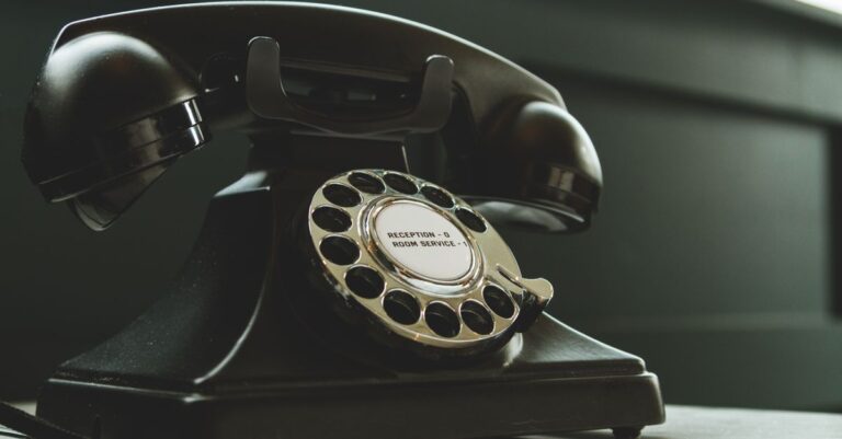 Telefon als Anbieter-Notfallkontakt für Eskalation im IT-Ausfall