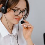 Servicekontakt mit Headset als Symbol für Anbieter-Eskalation im Ausfall