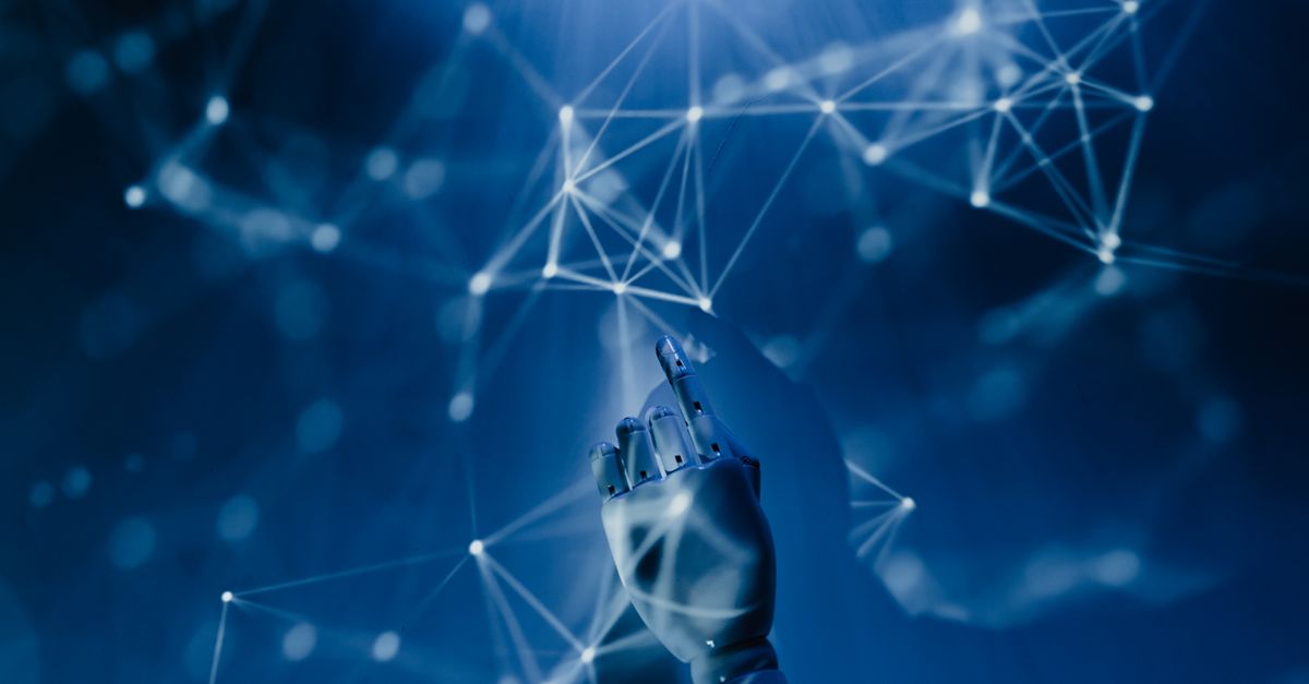 Roboterhand vor digitalem Netzwerk als Symbol für prüfbare KI-Unterstützung im IT-Service