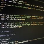 Codeansicht als Symbol für Softwarepaket, Build-Spur und Herkunftsprüfung