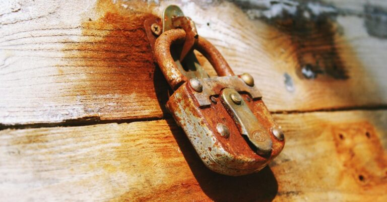 Altes Schloss als Symbol für sicheren Login-Ersatzweg bei verlorenem Passkey-Gerät